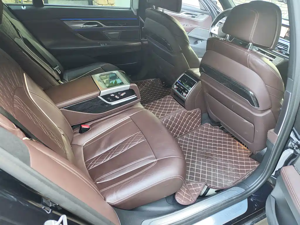 BMW 7 Series 2020 — фото 10