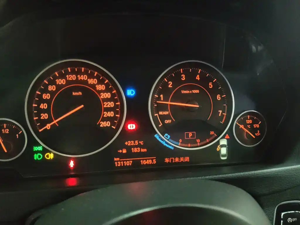 BMW 3 Series 2017 — фото 12