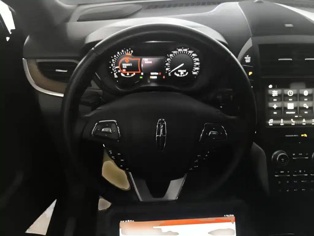Lincoln MKC 2018 — фото 11