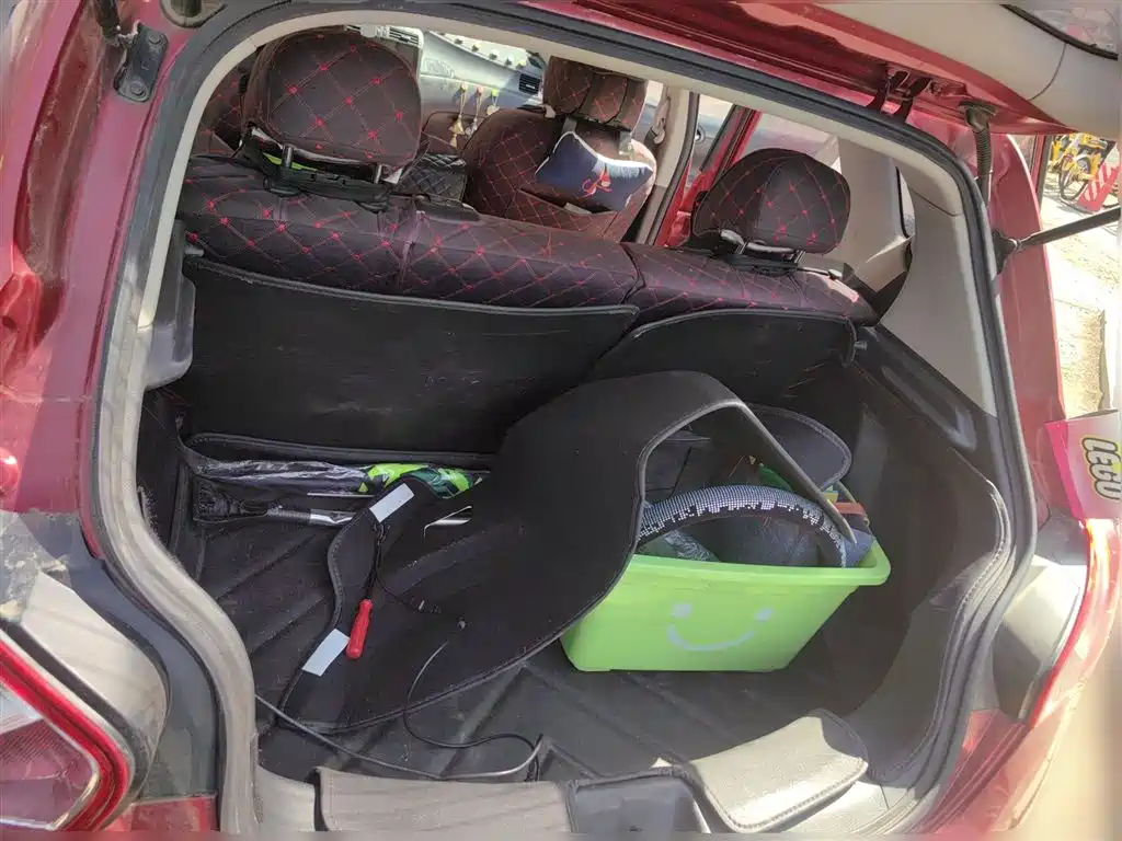 Nissan Tiida 2015 — фото 10