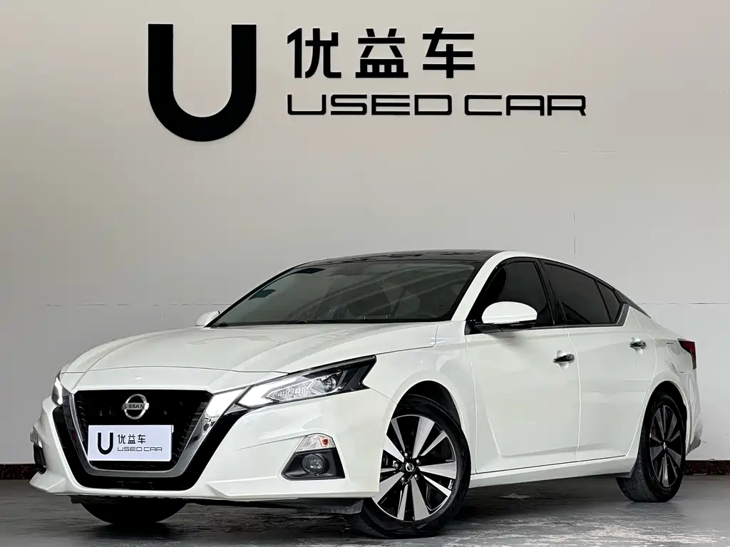 Nissan Teana 2022 — фото 1