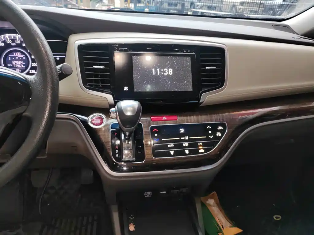 Honda Odyssey 2017 — фото 13
