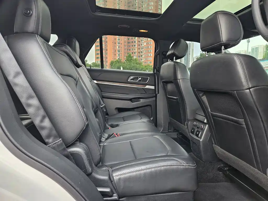 Ford Explorer 2018 — фото 13