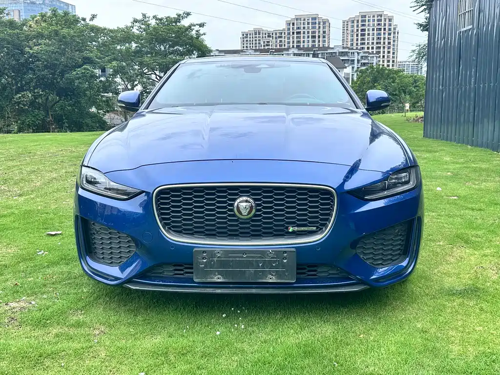 Jaguar XEL 2021 — фото 1