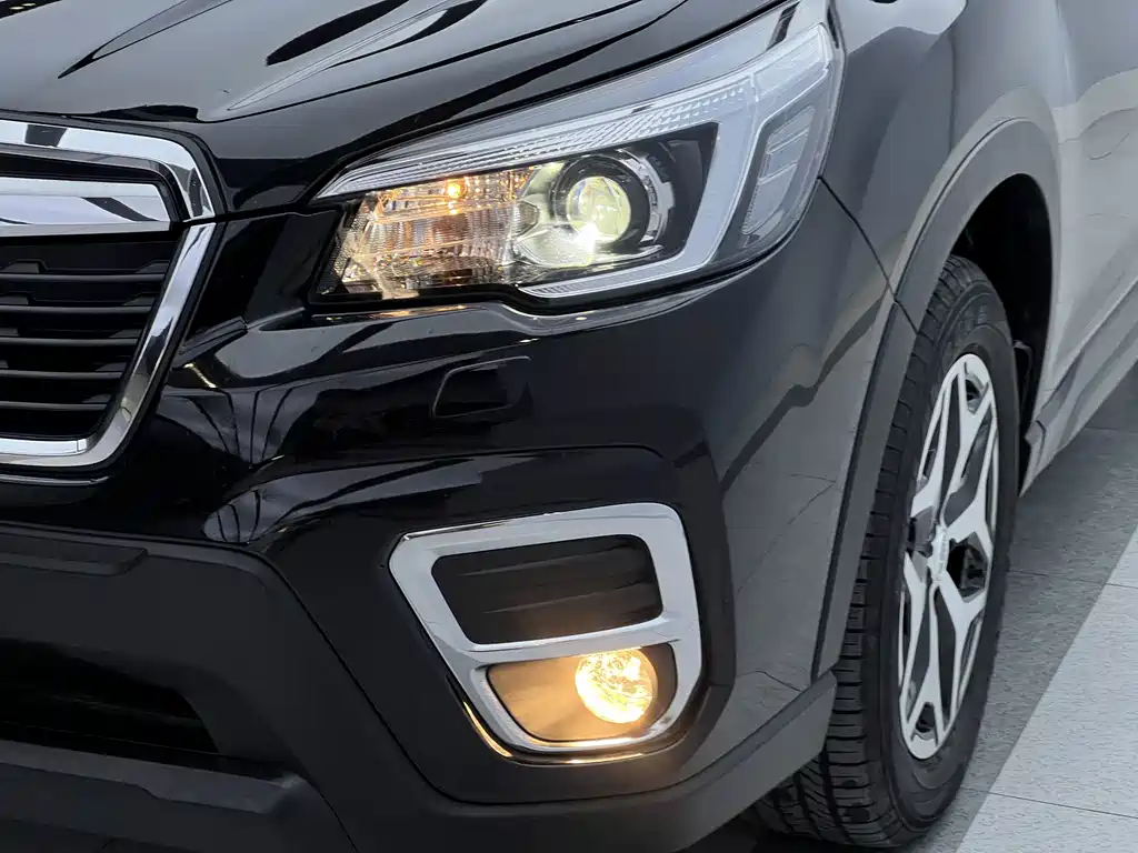 Subaru Forester 2022 — фото 13