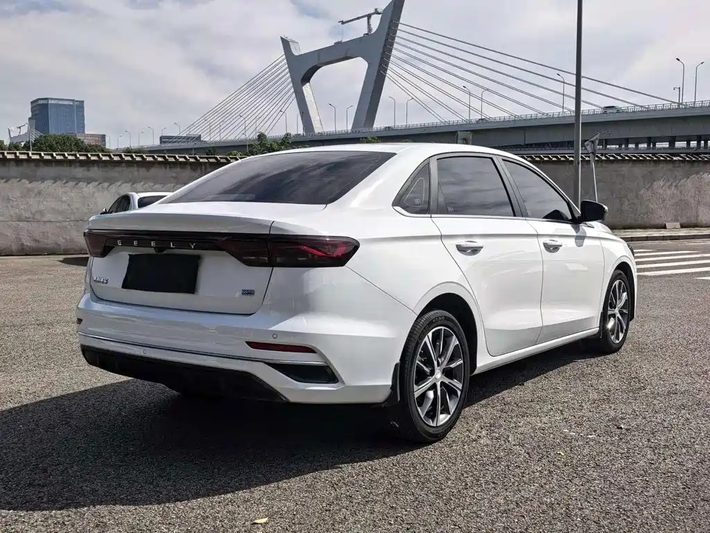 Geely Emgrand 2023 — фото 14