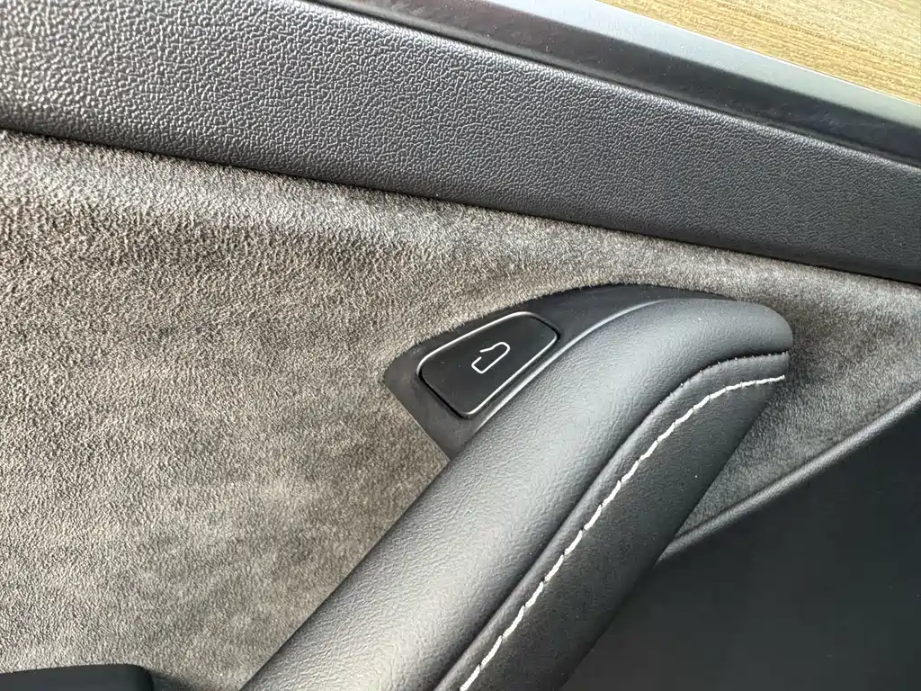 Tesla Model Y 2022 — фото 11