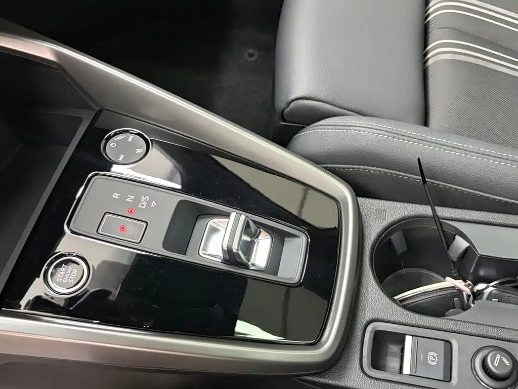 Audi A3 2023 — фото 14
