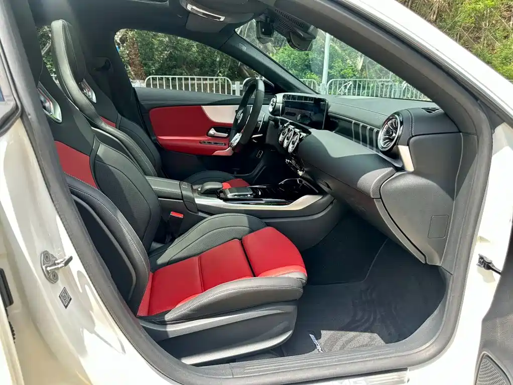 Mercedes-Benz Mercedes CLA AMG 2022 — фото 10