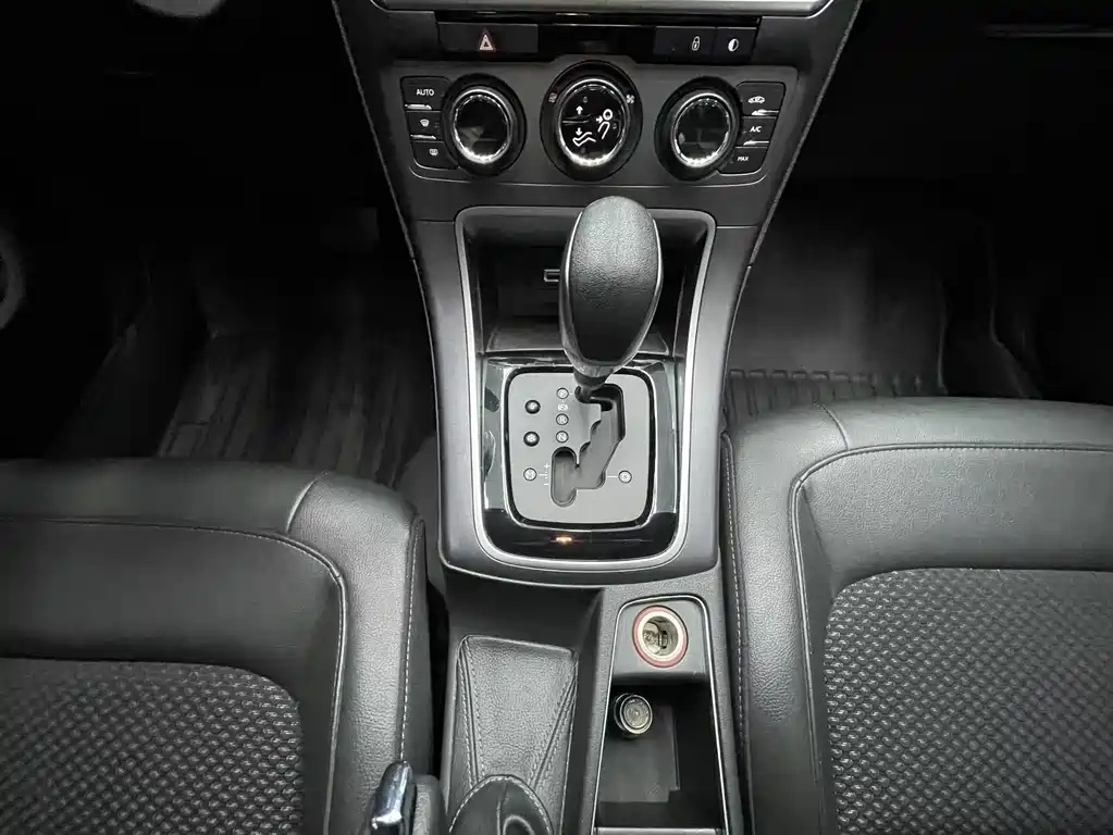 Citroen C4 2016 — фото 11