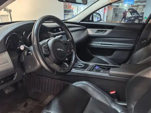 Jaguar XF 2016