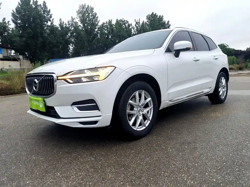 Volvo XC60 2020 — фото 1