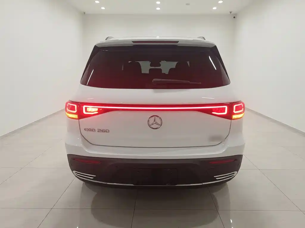 Mercedes-Benz EQB 2024