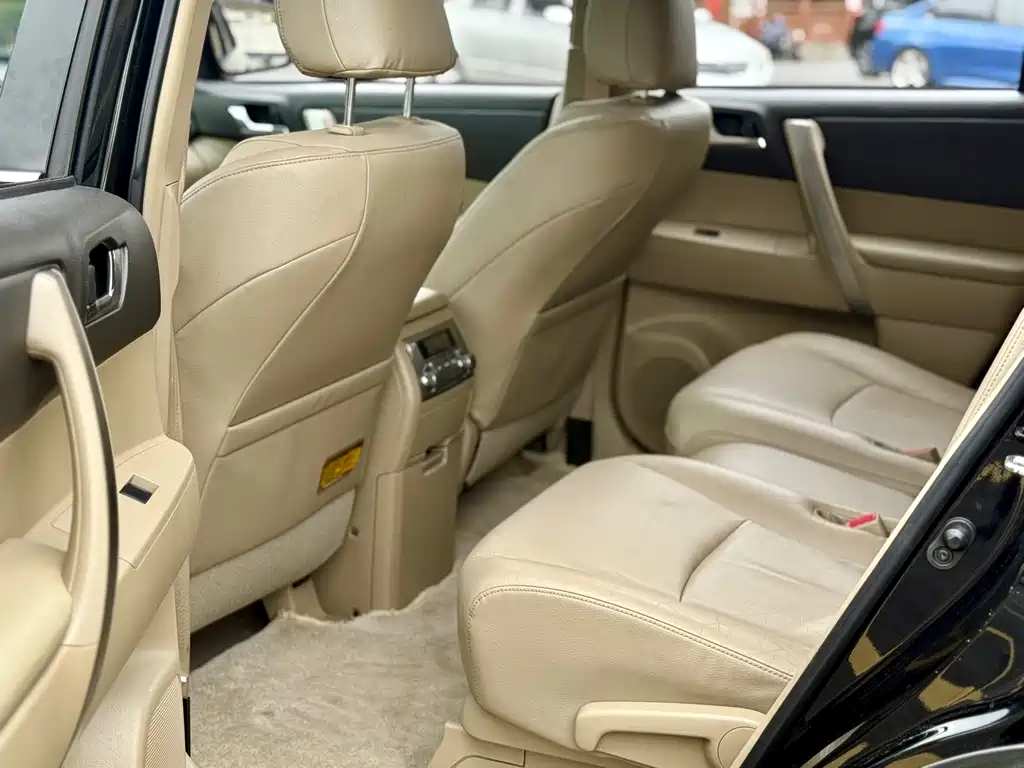 Toyota Highlander 2014 — фото 16