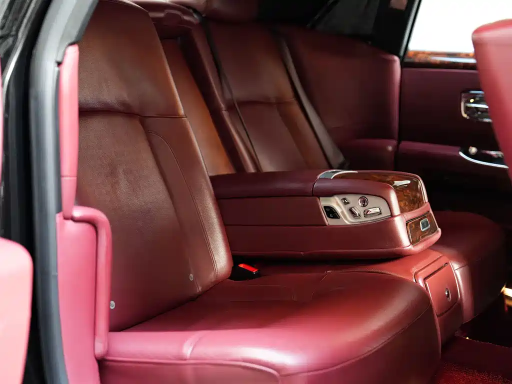 Rolls-Royce Ghost 2015 — фото 11