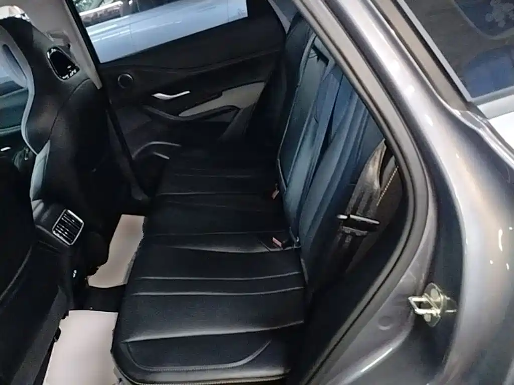 BYD Seal 05 DM-i 2025 — фото 17