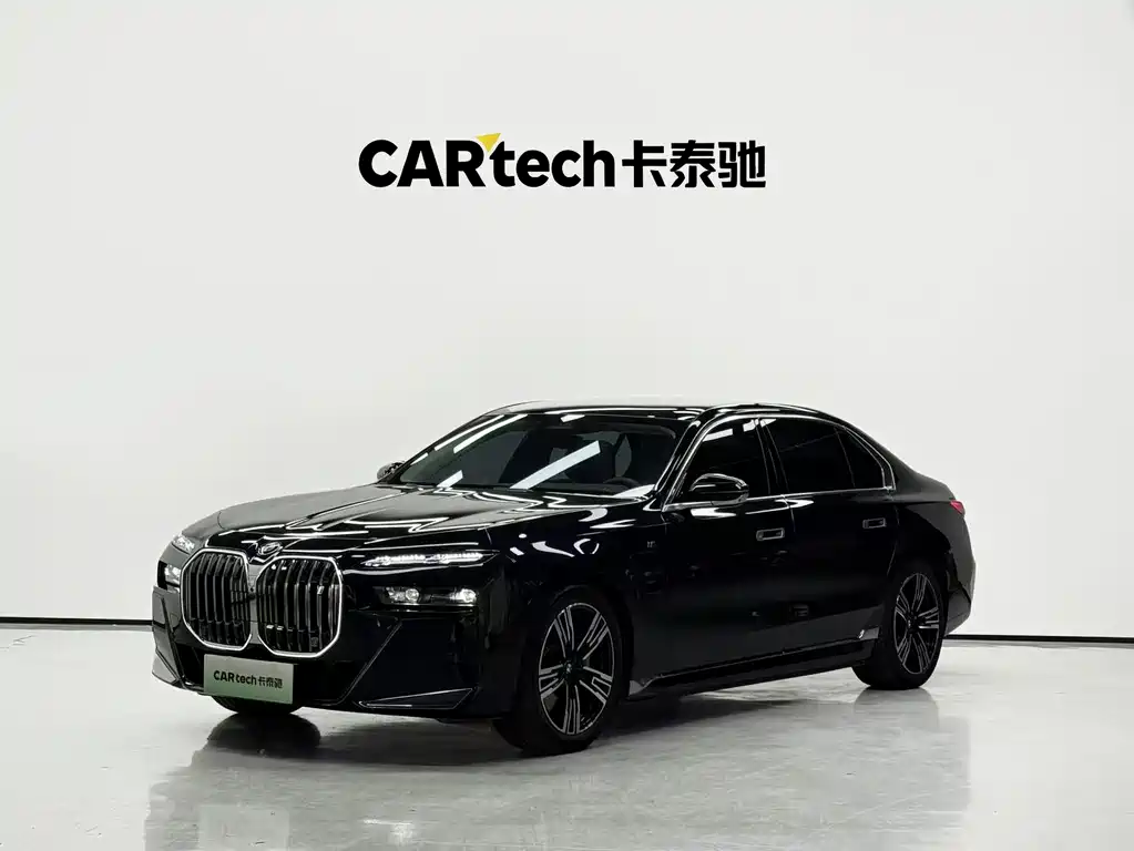 BMW i7 2025