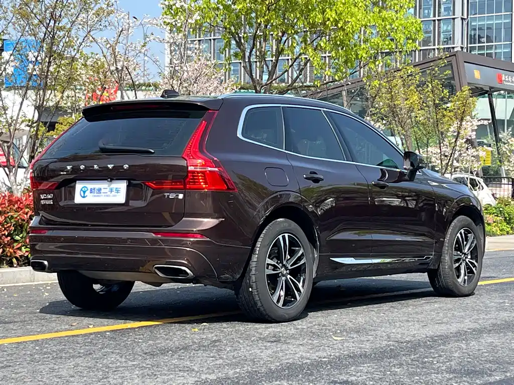 Volvo XC60 2019 — фото 3