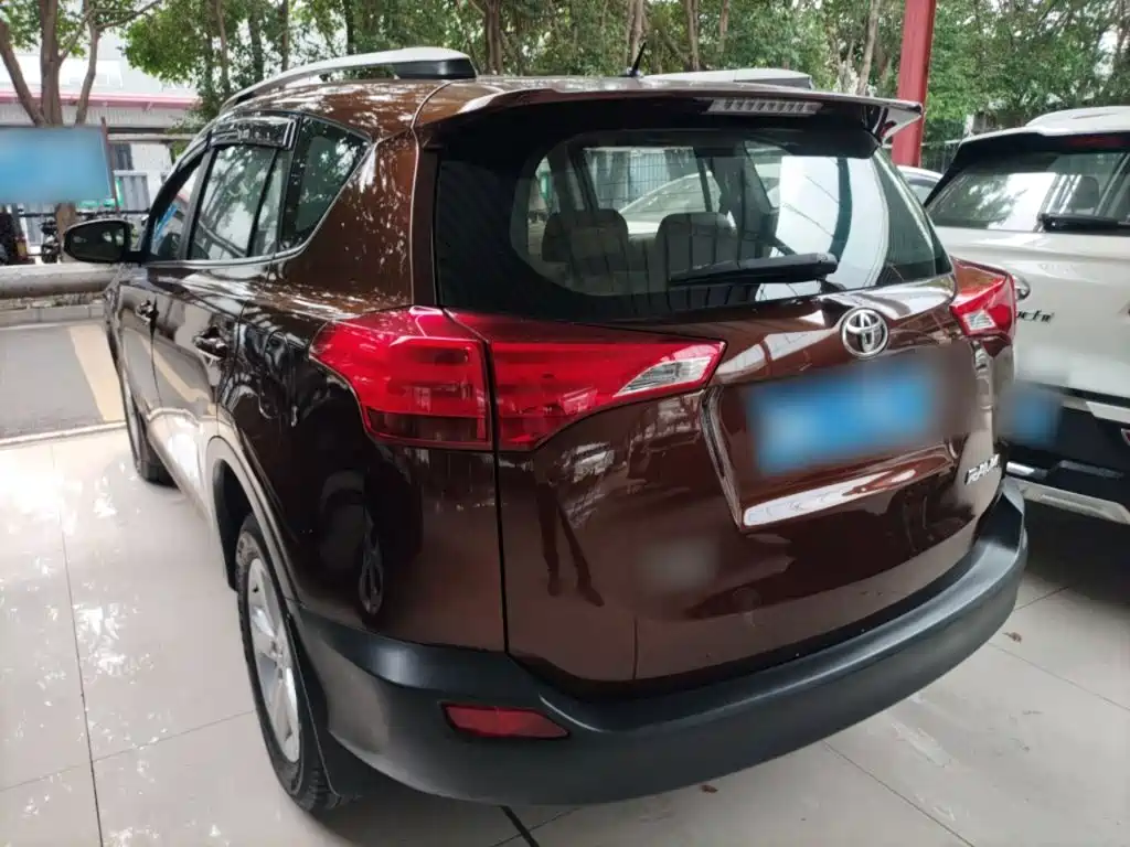Toyota RAV4 2014 — фото 23
