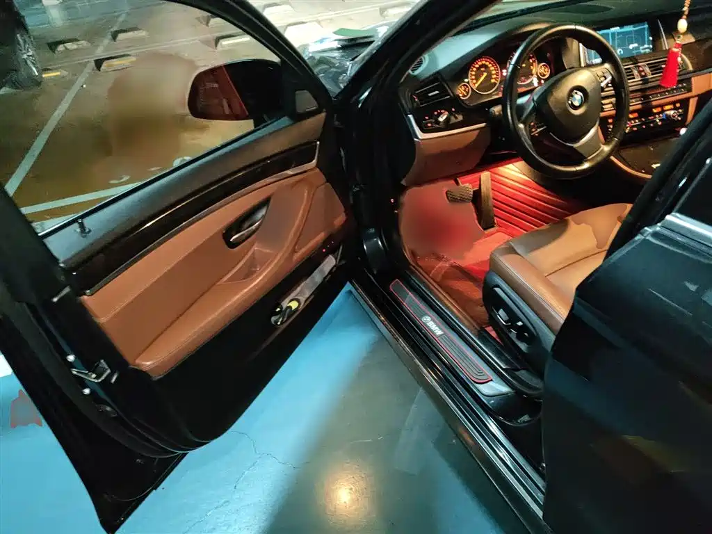 BMW 5 Series 2015 — фото 14