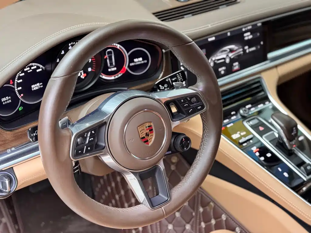 Porsche Panamera 2017 — фото 15