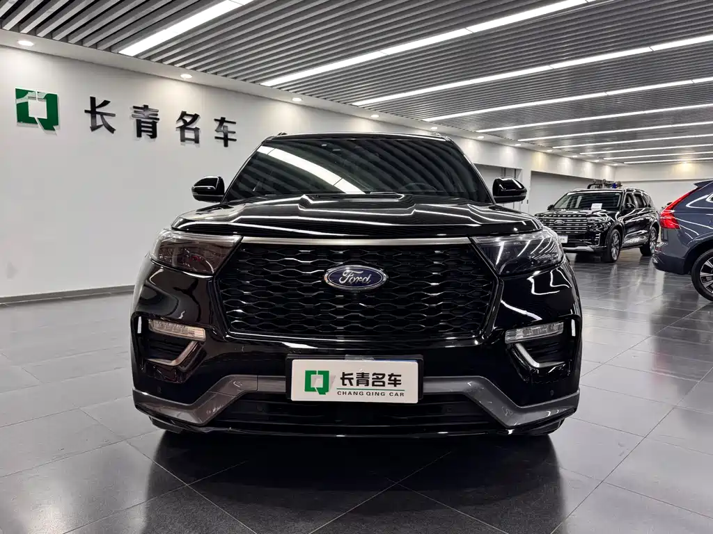 Ford Explorer 2022 — фото 1