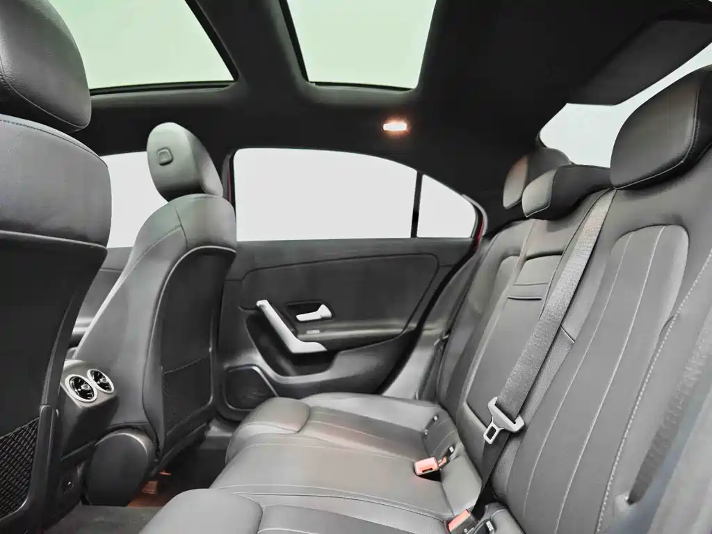 Mercedes-Benz A-Class 2022 — фото 24