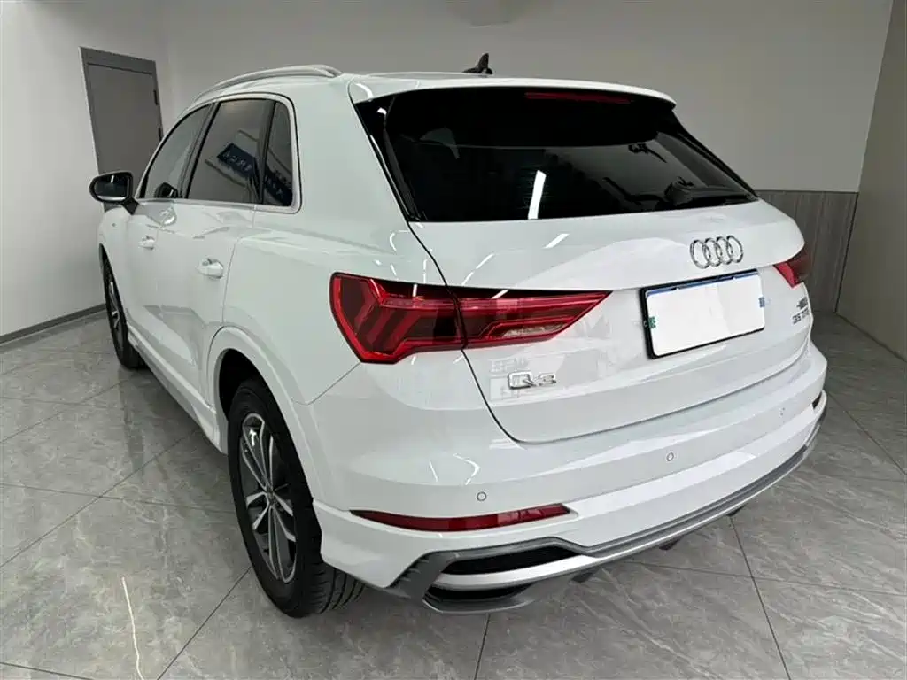 Audi Q3 2023 — фото 6
