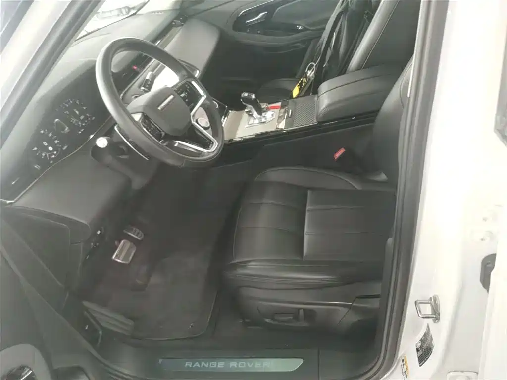 Land Rover Evoque 2022 — фото 11