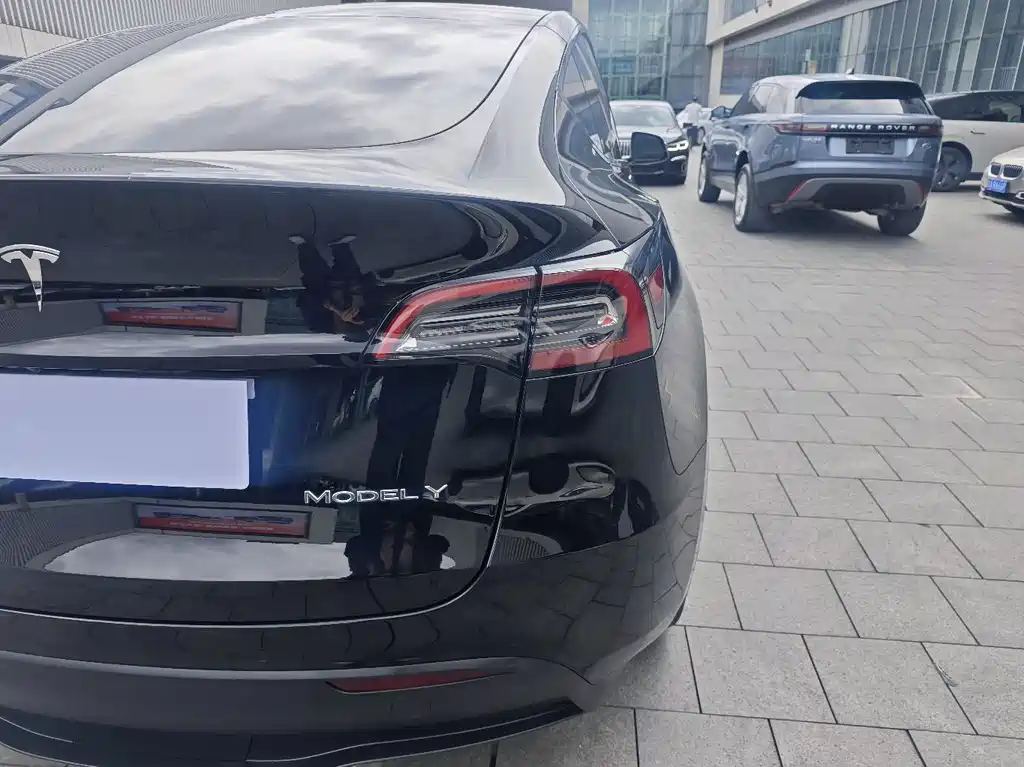 Tesla Model Y 2021 — фото 14