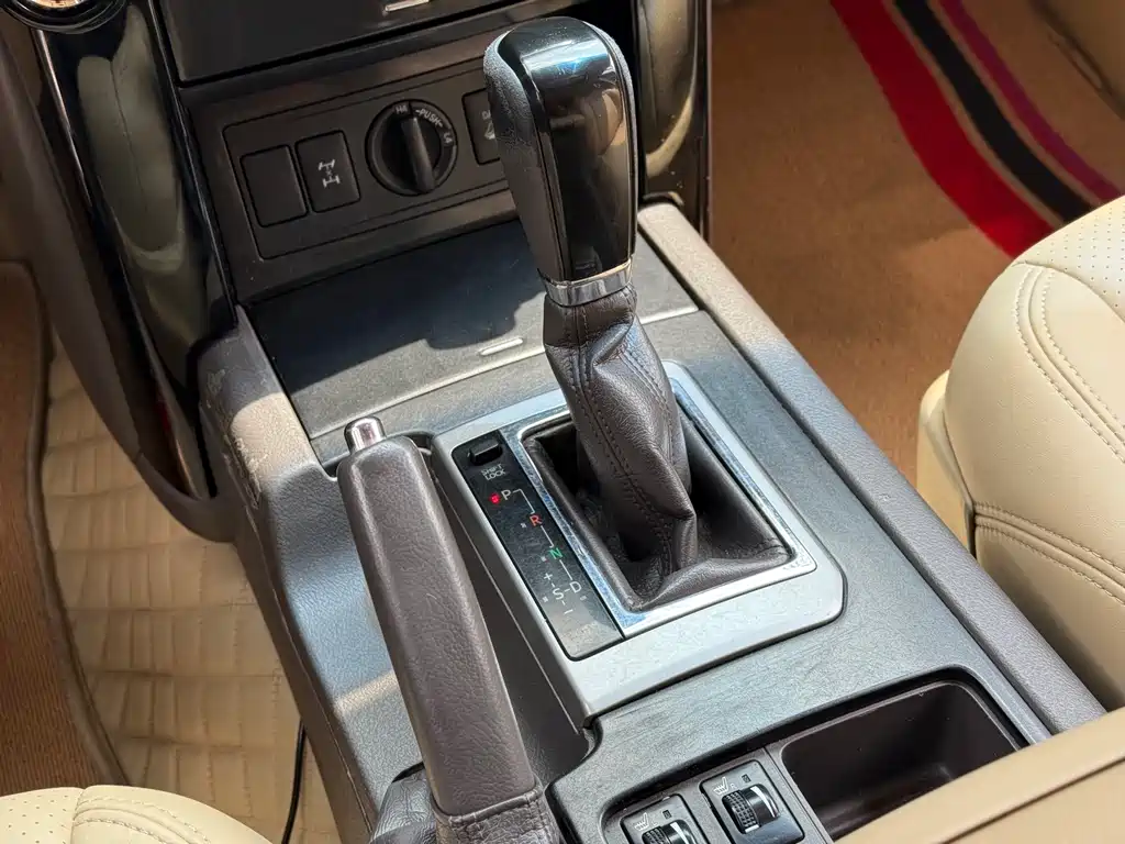 Toyota Prado 2016 — фото 13
