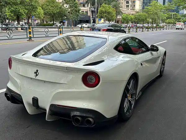 Ferrari F12berlinetta 2013