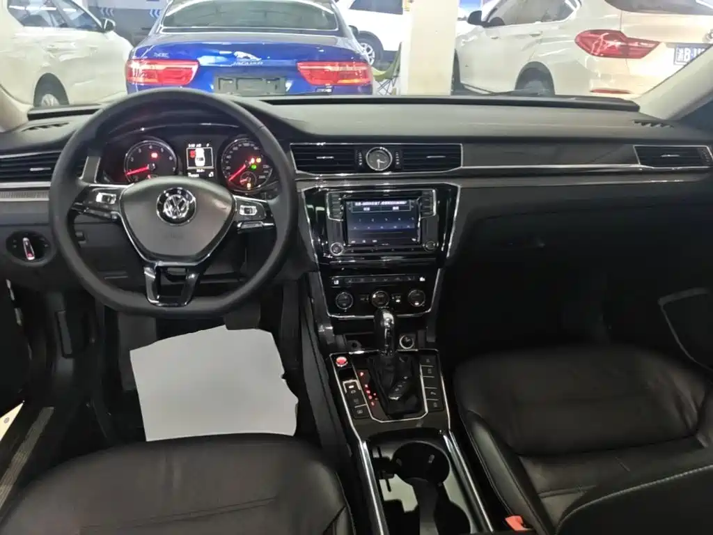 Volkswagen Passat 2016 — фото 10