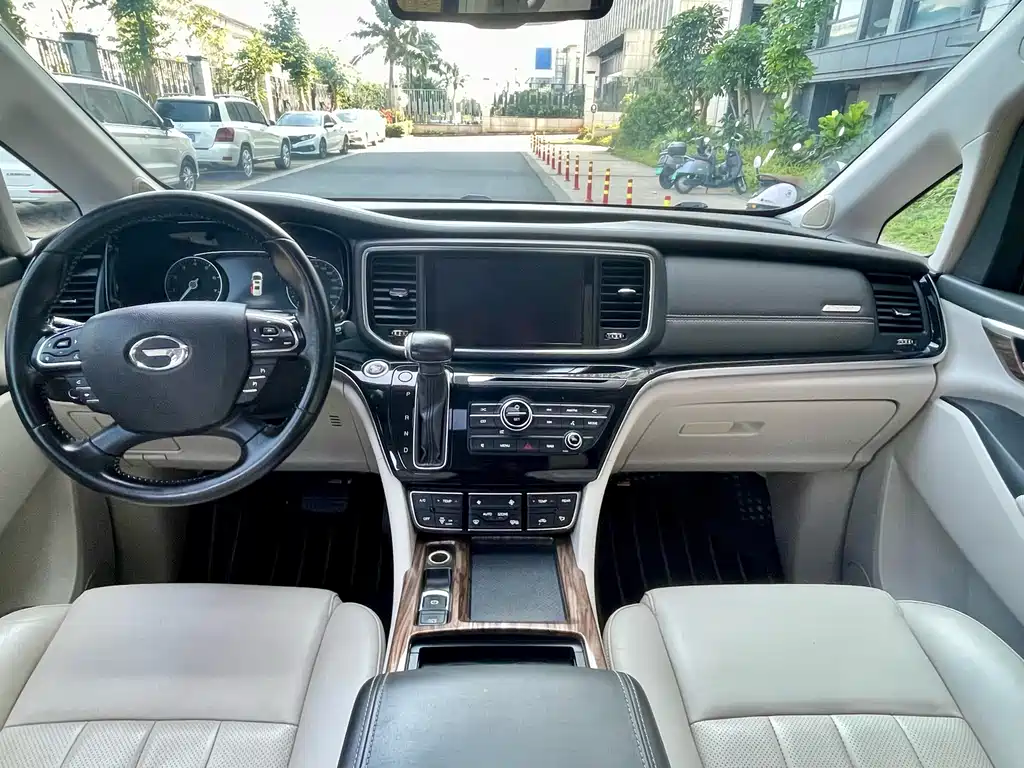 GAC Motor Trumpchi M8 2018 — фото 4
