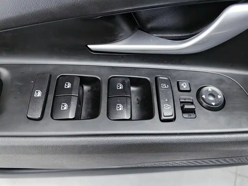 Hyundai Elantra 2021 — фото 9