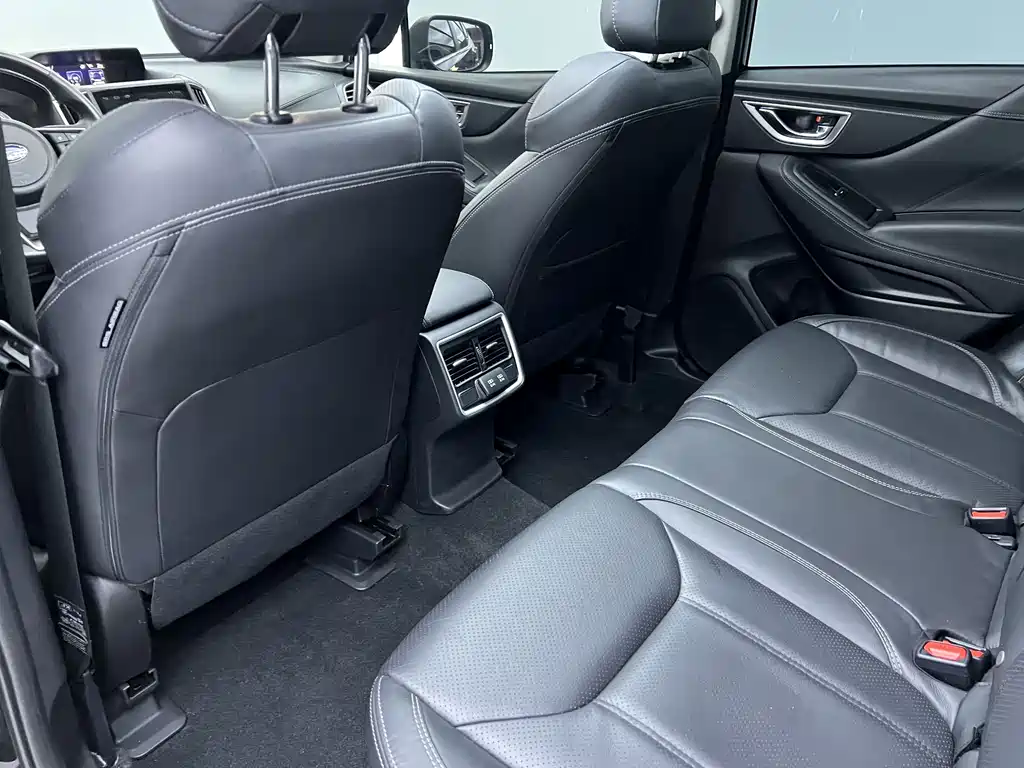 Subaru Forester 2022 — фото 21