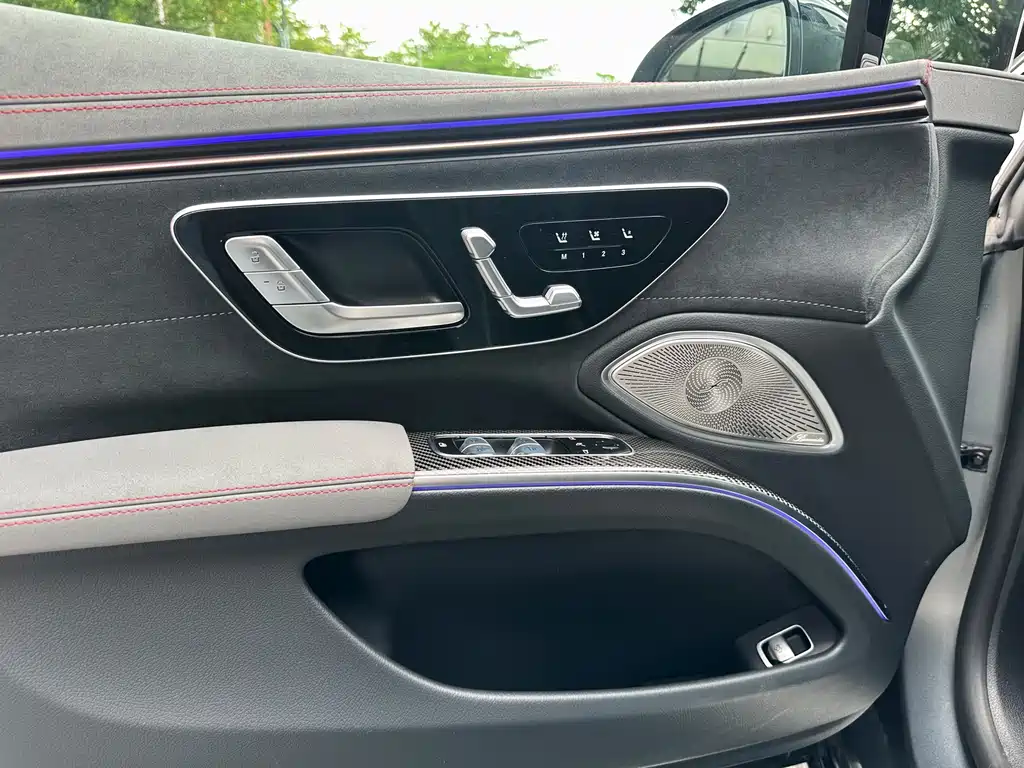 Mercedes-Benz EQS AMG 2023 — фото 21