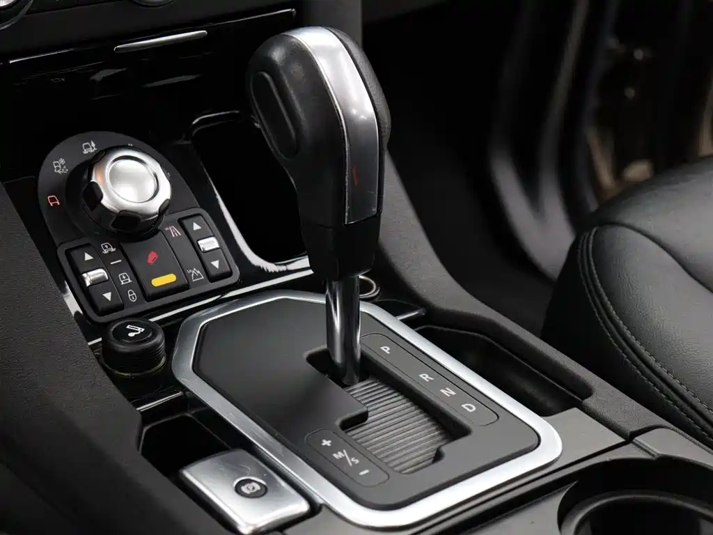 Land Rover Discovery 2011 — фото 10