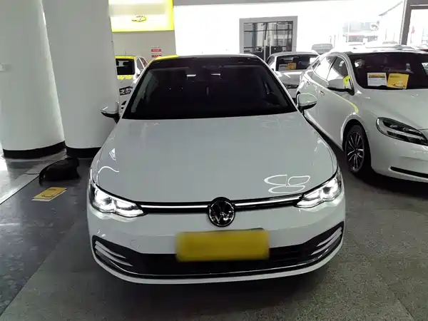 Volkswagen Golf 2021