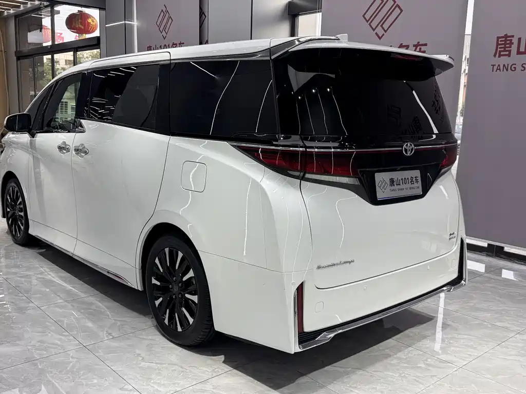Toyota Vellfire 2024 — фото 7