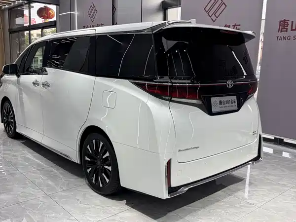Toyota Vellfire 2024