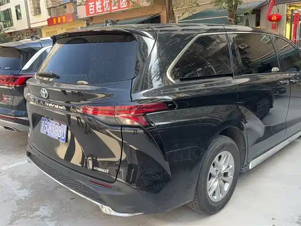 Toyota Granvia 2024