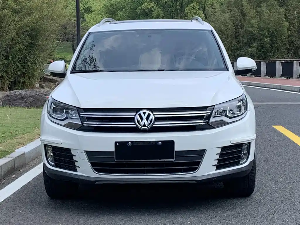 Volkswagen Tiguan 2013 — фото 2