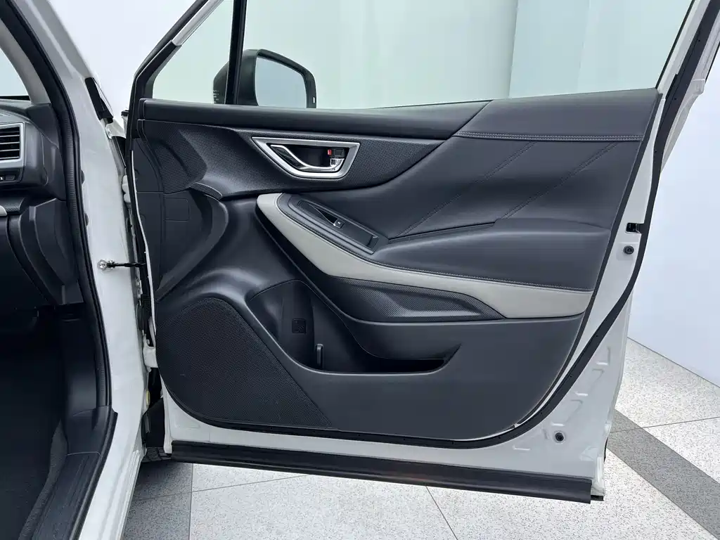 Subaru Forester 2022 — фото 24
