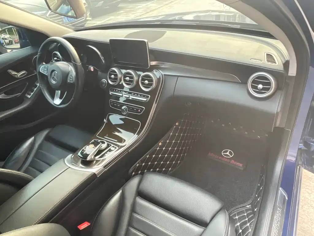 Mercedes-Benz C-Class 2017 — фото 12