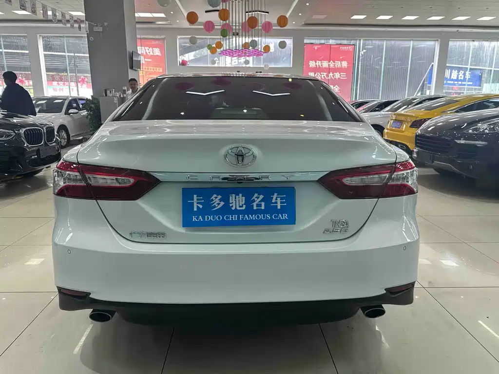 Toyota Camry 2019 — фото 14
