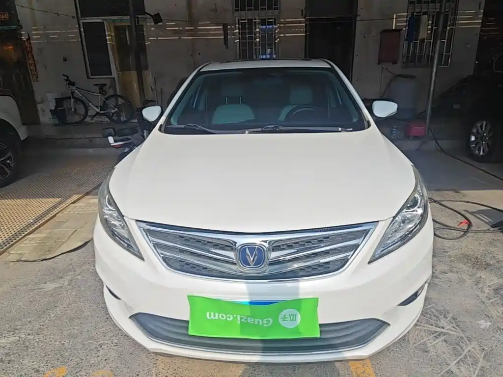 Changan Eado 2015 — фото 3