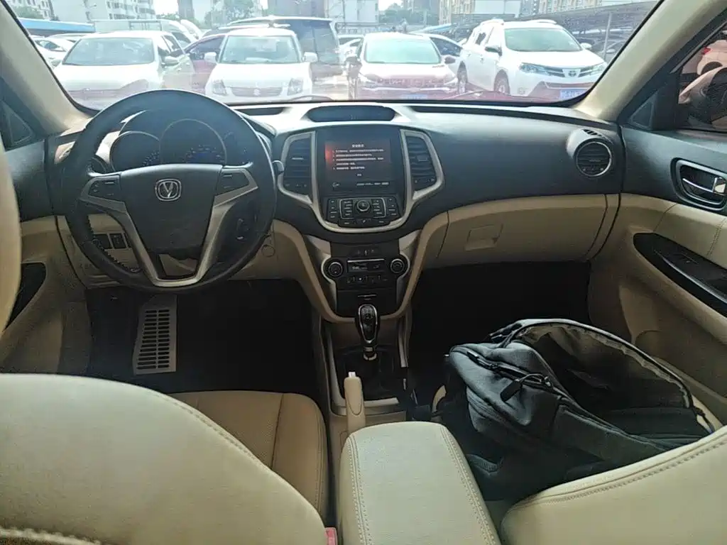 Changan Eado 2015 — фото 10