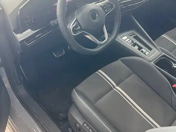 Volkswagen Golf 2024