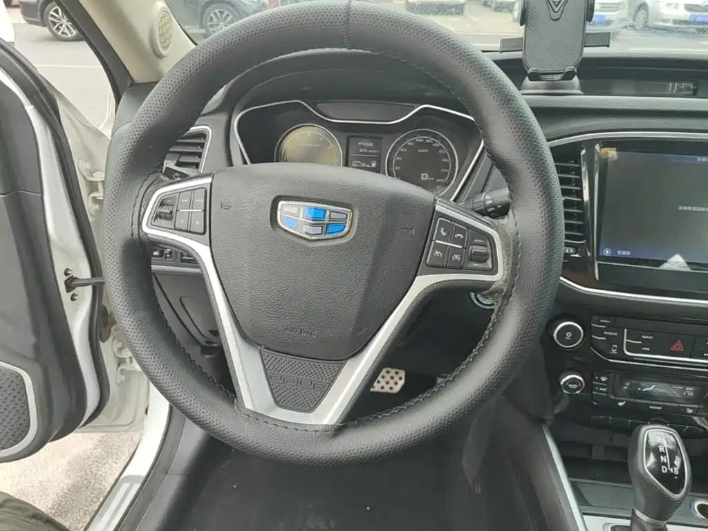 Geely Vision X6 2018 — фото 11